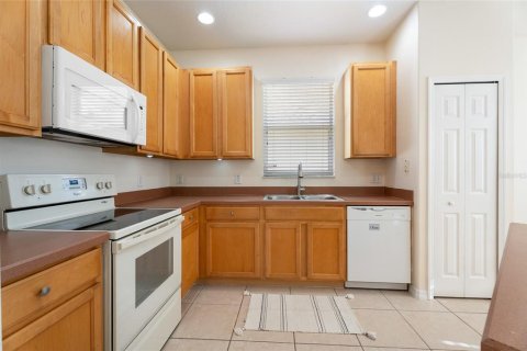 House in Orlando, Florida 4 bedrooms, 194.17 sq.m. № 1638275 - photo 17