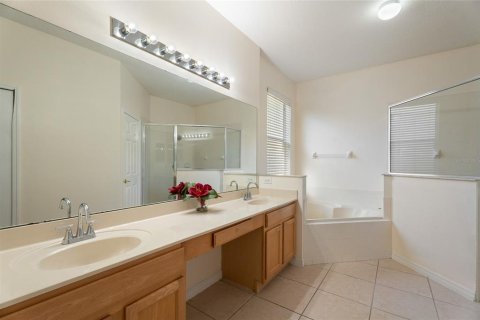 House in Orlando, Florida 4 bedrooms, 194.17 sq.m. № 1638275 - photo 25