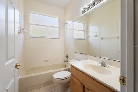 House in Orlando, Florida 4 bedrooms, 194.17 sq.m. № 1638275 - photo 7