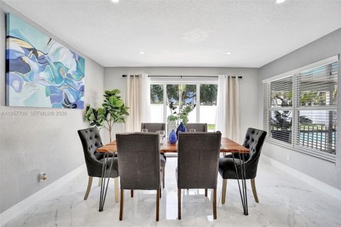 House in Deerfield Beach, Florida 4 bedrooms, 144.93 sq.m. № 2011530 - photo 24