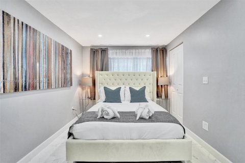 House in Deerfield Beach, Florida 4 bedrooms, 144.93 sq.m. № 2011530 - photo 27