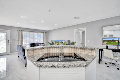 House in Deerfield Beach, Florida 4 bedrooms, 144.93 sq.m. № 2011530 - photo 20
