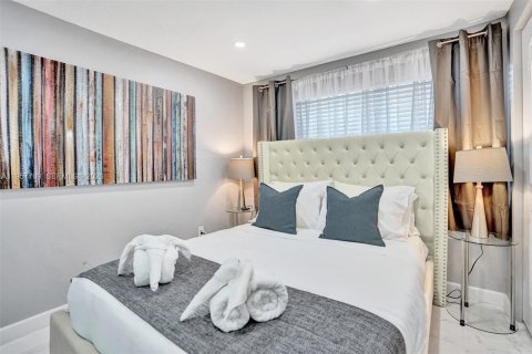 House in Deerfield Beach, Florida 4 bedrooms, 144.93 sq.m. № 2011530 - photo 28