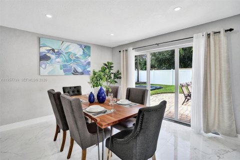 House in Deerfield Beach, Florida 4 bedrooms, 144.93 sq.m. № 2011530 - photo 25