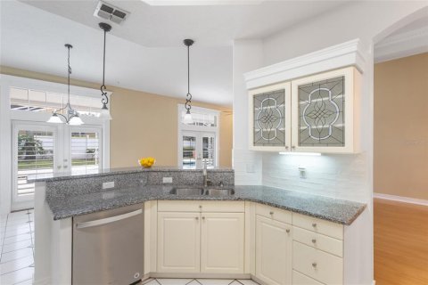 House in Apopka, Florida 4 bedrooms, 192.31 sq.m. № 1812652 - photo 8