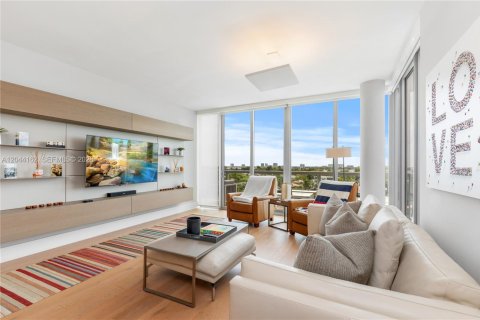 Condo in Bay Harbor Islands, Florida, 3 bedrooms № 2178320 - photo 25