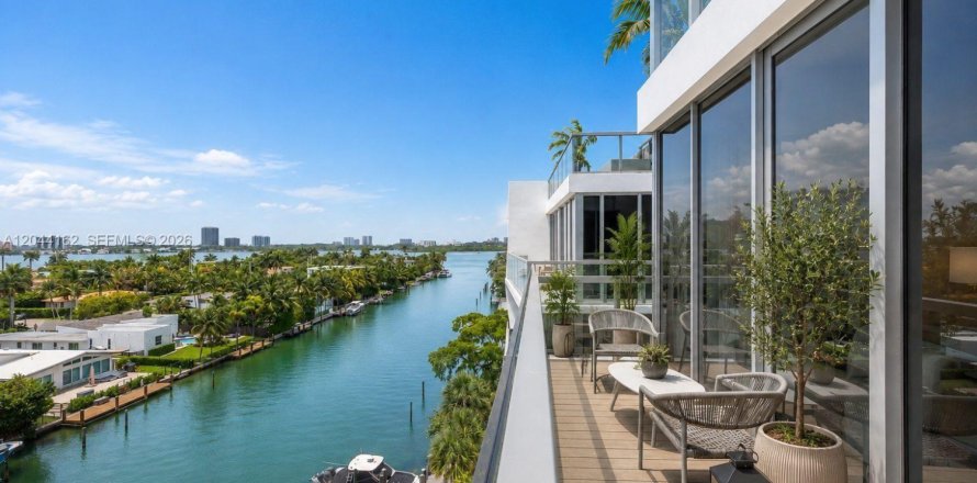 Condo in Bay Harbor Islands, Florida, 3 bedrooms № 2178320