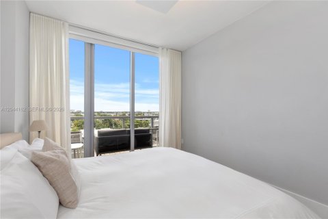 Condo in Bay Harbor Islands, Florida, 3 bedrooms № 2178320 - photo 13