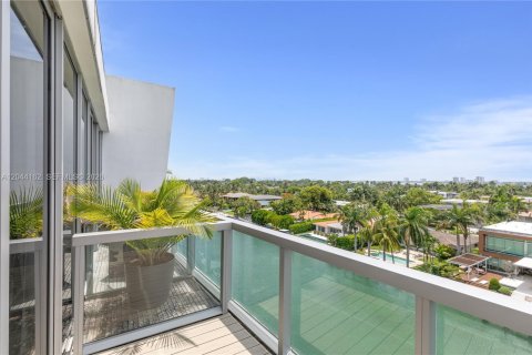 Condo in Bay Harbor Islands, Florida, 3 bedrooms № 2178320 - photo 3
