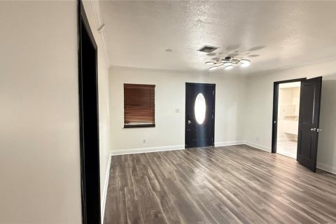 Villa ou maison à vendre à Tampa, Floride: 4 chambres, 157.75 m2 № 1675428 - photo 3