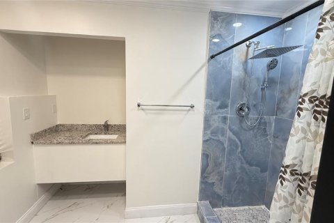 Villa ou maison à vendre à Tampa, Floride: 4 chambres, 157.75 m2 № 1675428 - photo 5