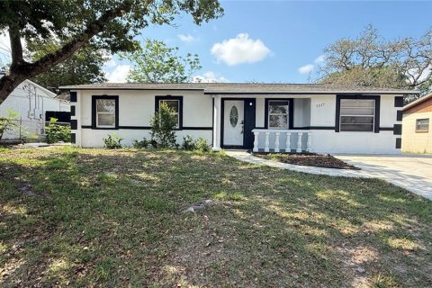 Villa ou maison à vendre à Tampa, Floride: 4 chambres, 157.75 m2 № 1675428 - photo 1
