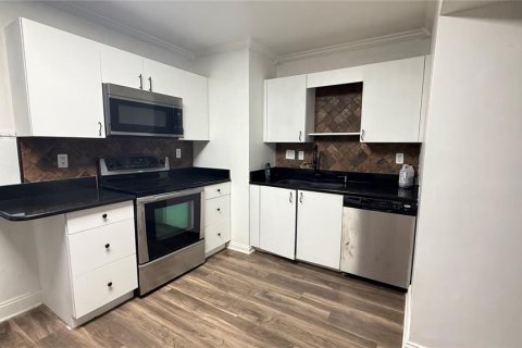 Villa ou maison à vendre à Tampa, Floride: 4 chambres, 157.75 m2 № 1675428 - photo 10