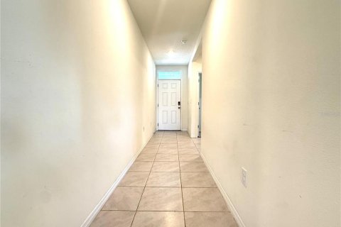Villa ou maison à louer à Apopka, Floride: 4 chambres, 152.27 m2 № 2157734 - photo 5
