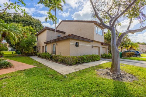 Adosado en venta en Lauderhill, Florida, 2 dormitorios, 173.17 m2 № 2084780 - foto 2