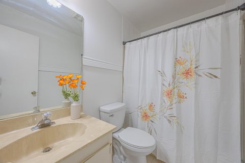 Adosado en venta en Lauderhill, Florida, 2 dormitorios, 173.17 m2 № 2084780 - foto 28