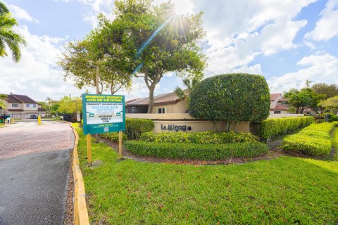 Adosado en venta en Lauderhill, Florida, 2 dormitorios, 173.17 m2 № 2084780 - foto 4