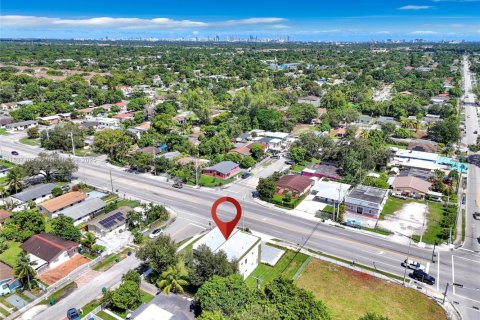 Commercial property in Miami, Florida 312.15 sq.m. № 1958435 - photo 8