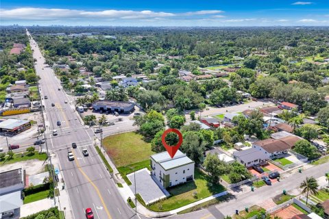Commercial property in Miami, Florida 312.15 sq.m. № 1958435 - photo 6
