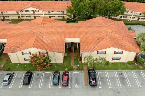 Condo in Coral Springs, Florida, 2 bedrooms  № 1948669 - photo 27