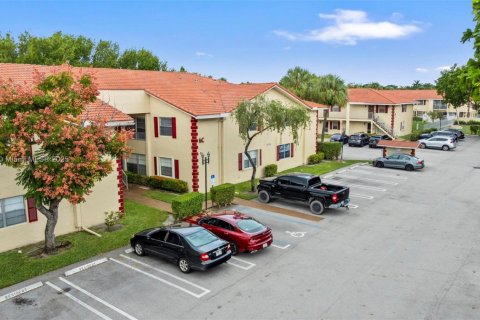 Condo in Coral Springs, Florida, 2 bedrooms  № 1948669 - photo 28