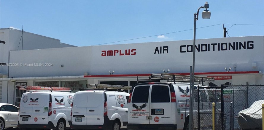 Propiedad comercial en Hollywood, Florida № 1940935