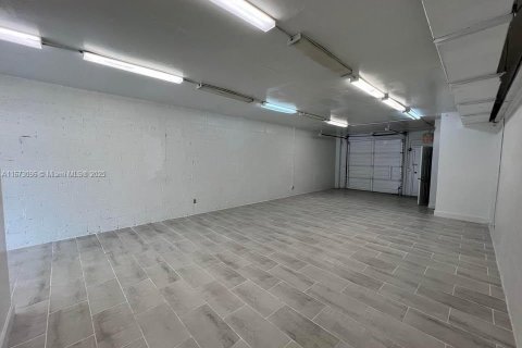 Propiedad comercial en venta en Hollywood, Florida № 1940935 - foto 7
