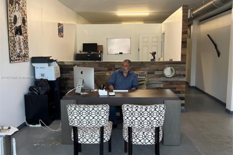 Propiedad comercial en venta en Hollywood, Florida № 1940935 - foto 3