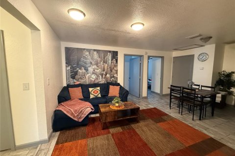Commercial property in Lakeland, Florida 7 bedrooms, 137.5 sq.m. № 2229730 - photo 5
