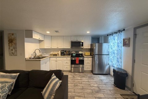 Commercial property in Lakeland, Florida 7 bedrooms, 137.5 sq.m. № 2229730 - photo 27