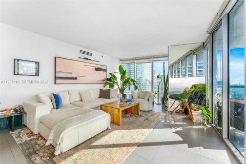 Condominio en alquiler en Miami, Florida, 3 dormitorios, 169.55 m2 № 2011266 - foto 6