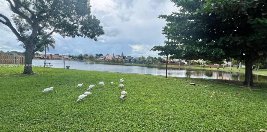 Villa ou maison à Miami, Floride 3 chambres, 169.45 m2 № 2080430