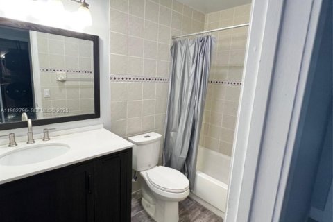 Villa ou maison à louer à Miami, Floride: 3 chambres, 169.45 m2 № 2080430 - photo 10