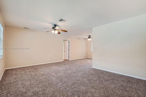 House in Palm Beach Gardens, Florida 3 bedrooms, 151.62 sq.m. № 1763019 - photo 4