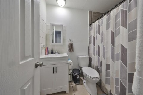 Купить коммерческую недвижимость в Ривервью, Флорида 119.57м2, № 2123883 - фото 12