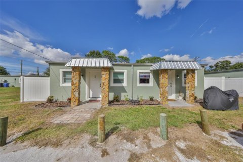 Immobilier commercial à Riverview, Floride 119.57 m2 № 2123883
