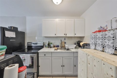 Купить коммерческую недвижимость в Ривервью, Флорида 119.57м2, № 2123883 - фото 13