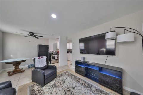 Купить коммерческую недвижимость в Ривервью, Флорида 119.57м2, № 2123883 - фото 8