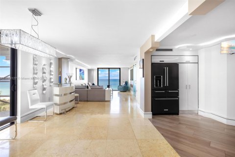 Copropriété à vendre à Miami Beach, Floride: 2 chambres, 141.58 m2 № 1713311 - photo 4