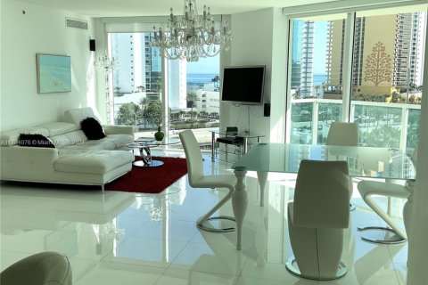 Copropriété à vendre à Sunny Isles Beach, Floride: 3 chambres, 138.61 m2 № 1861452 - photo 1