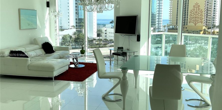 Condo à Sunny Isles Beach, Floride, 3 chambres  № 1861452
