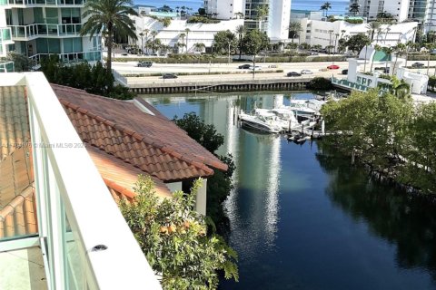 Copropriété à vendre à Sunny Isles Beach, Floride: 3 chambres, 138.61 m2 № 1861452 - photo 19