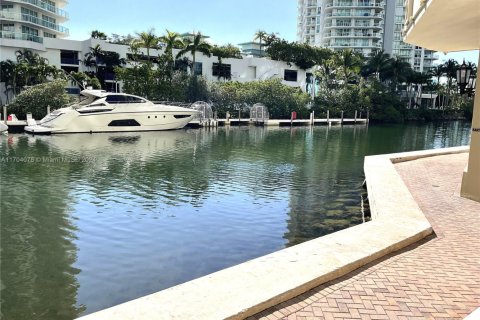 Copropriété à vendre à Sunny Isles Beach, Floride: 3 chambres, 138.61 m2 № 1861452 - photo 25
