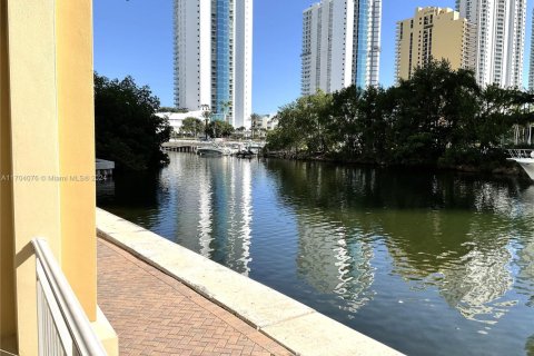 Copropriété à vendre à Sunny Isles Beach, Floride: 3 chambres, 138.61 m2 № 1861452 - photo 24