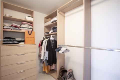 Купить кондоминиум в Норт-Майами-Бич, Флорида 2 спальни, 103.96м2, № 2089243 - фото 15