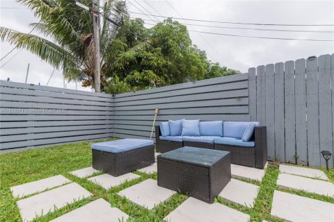 Casa en venta en Miramar, Florida, 2 dormitorios, 89.65 m2 № 2034882 - foto 18