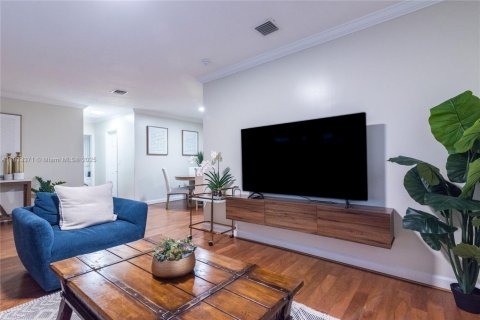 Casa en venta en Miramar, Florida, 2 dormitorios, 89.65 m2 № 2034882 - foto 11