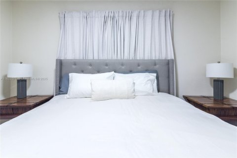 Casa en venta en Miramar, Florida, 2 dormitorios, 89.65 m2 № 2034882 - foto 13