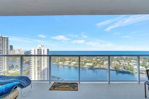 Condominio en venta en Aventura, Florida, 2 dormitorios, 144.93 m2 № 1710145 - foto 2