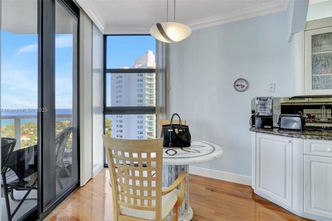 Condominio en venta en Aventura, Florida, 2 dormitorios, 144.93 m2 № 1710145 - foto 17